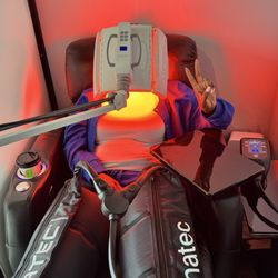 Icebox Cryotherapy - Red-light and compression therapy done simultaneously.