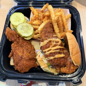 Dave's Hot Chicken - Chicken Shop Near Me - Redmond, Washington