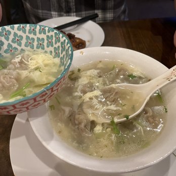 Mama Dough - Wonton in Chicken Soup (10) - Chinese Near Me - Kent, Washington