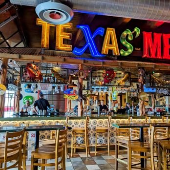 Lupe Tortilla Mexican Restaurant - Bar area - Tex-Mex Near Me - Cedar Park, Texas