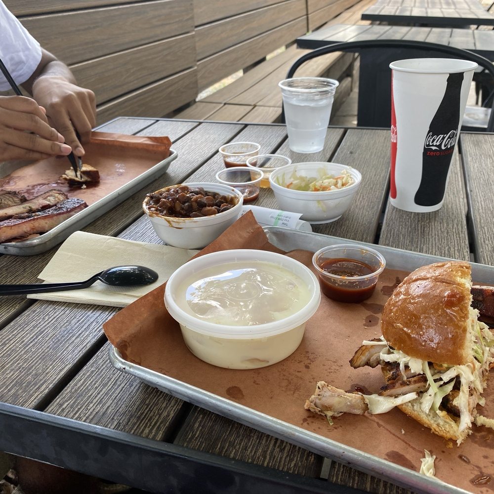 HammerDown BBQ - Grilled Chicken Sandwich with coleslaw  And Banana Pudding - Barbeque Near Me - Aldie, Virginia