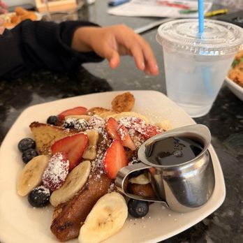 Marmalade Cafe - Kids French Toast Topped with Berry and Banana - New American Near Me - Los Angeles, California Marmalade Cafe - Kids French Toast Topped with Berry and Banana - New American Near Me - Los Angeles, California
