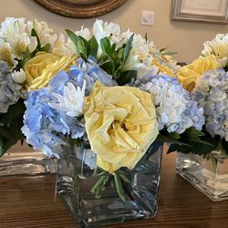 Flowers For You - Beautiful arrangements from Flowers For You for an engagement party