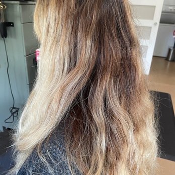Bamboo Beauty Lounge - Hair Salons Near Me - Lahaina, Hawaii