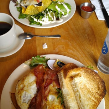 Cafe Mio - Wine Bars Near Me - Gardiner, New York