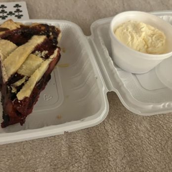 Mac's Diner - Chuck pie and ice cream to go - American Near Me - Shady Cove, Oregon Mac's Diner - Chuck pie and ice cream to go - American Near Me - Shady Cove, Oregon