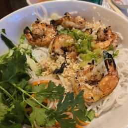 Shrimp with vermicelli noodles