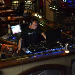 Cosmo Sports - DJ beim Cosmic-Bowling