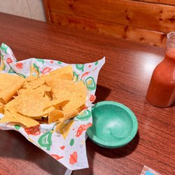 Cabos Cantina 2 Bar & Grill - Always glad to find a place that still provides awesome complimentary chips and red salsa!