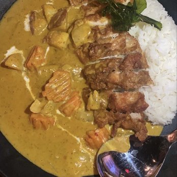 Hanuman Thai Eatery - Thai curry with chicken thighs - Thai Near Me - Costa Mesa, California