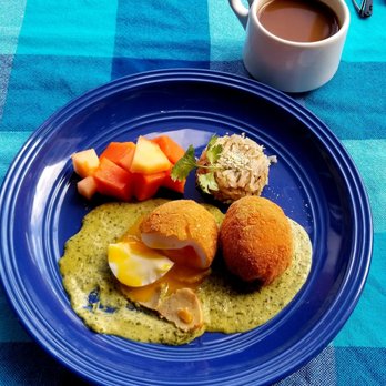 Azul - Huevos Azul served over creamed spinach. - Breakfast & Brunch Near Me - Puerto Vallarta, JAL Azul - Huevos Azul served over creamed spinach. - Breakfast & Brunch Near Me - Puerto Vallarta, JAL