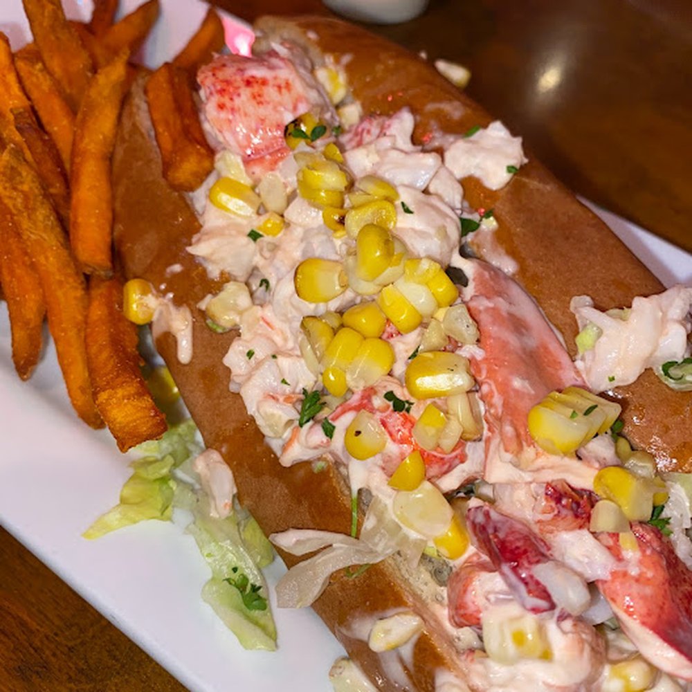 Geddy's - Lobster roll - Seafood Near Me - Bar Harbor, Maine Geddy's - Lobster roll - Seafood Near Me - Bar Harbor, Maine