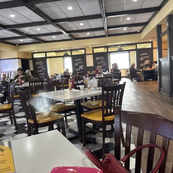 Nudy’s Cafe Swedesford - Large dining room - Cafes Near Me - Berwyn, Pennsylvania