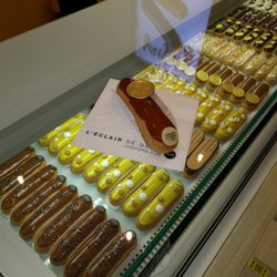 L'eclair De Genie - Yin Yang flavored eclair. Only available in Hong Kong!