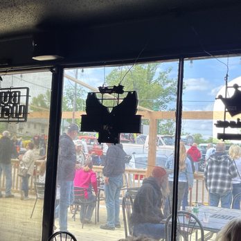 RIP Tavern - Outside patio - Beer Bar Near Me - Lake Ozark, Missouri