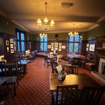 Angel In The Fields - Angels in the Field indoor, upstairs dining room. - Pubs Near Me - London, XGL Angel In The Fields - Angels in the Field indoor, upstairs dining room. - Pubs Near Me - London, XGL