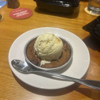 BJ's Restaurant & Brewhouse - Sugar Cookie Pizookie Gluten-Free Chocolate Chip Pizookie - American Near Me - Arcadia, California BJ's Restaurant & Brewhouse - Sugar Cookie Pizookie Gluten-Free Chocolate Chip Pizookie - American Near Me - Arcadia, California