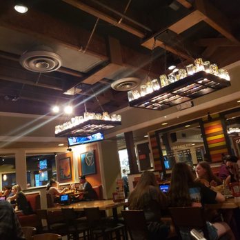 Chili's - Cool chandelier in the dining area. - American Near Me - Las Vegas, Nevada