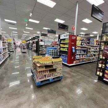 Target - Dry food grocery area - Furniture Stores Near Me - Quincy, Illinois