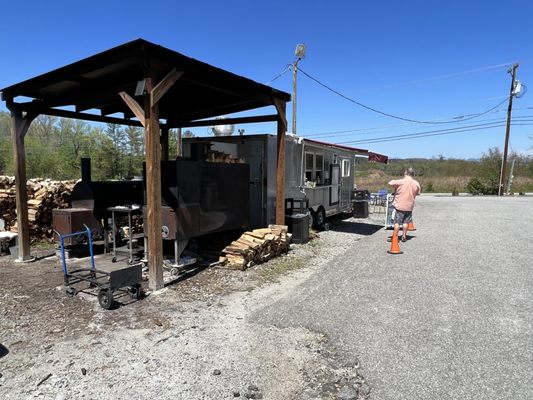 Big Mikes BBQ by null