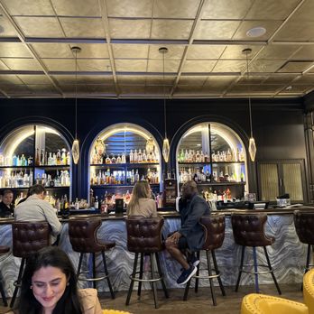 Polo Lounge - Lounges Near Me - Oak Brook, Illinois