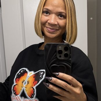 Tina Pearson Salon - Blonde bob - Hair Salons Near Me - Edgewater, New Jersey Tina Pearson Salon - Blonde bob - Hair Salons Near Me - Edgewater, New Jersey