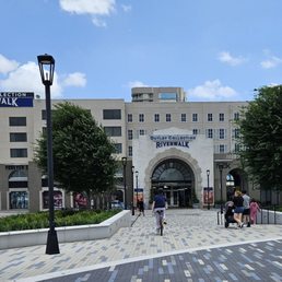 Exterior photo of Riverwalk Outlets - New Orleans, Louisiana Exterior photo of Riverwalk Outlets - New Orleans, Louisiana