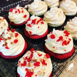Everything’s Harvest Cupcakery - Red velvet