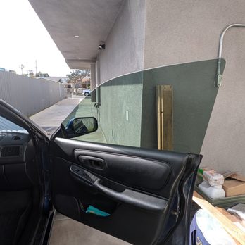 Bravo Tint - Interior Passenger - Car Window Tinting Near Me - Los Angeles, California Bravo Tint - Interior Passenger - Car Window Tinting Near Me - Los Angeles, California