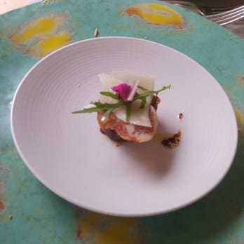 Le Castellaras - Amuse bouche caponnata et lomo ibérique - French Near Me - Fayence, 83