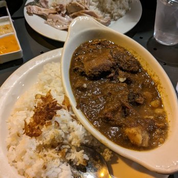 Savoy Kitchen - Curry beef stew with rice and Hainan chicken with rice - Asian Fusion Near Me - Alhambra, California Savoy Kitchen - Curry beef stew with rice and Hainan chicken with rice - Asian Fusion Near Me - Alhambra, California