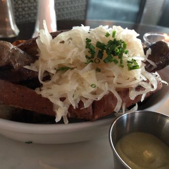 Lyon Hall - Frankfurter - Brasseries Near Me - Arlington, Virginia