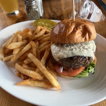 Blue Oar - Oar burger - American Near Me - Cohasset, Massachusetts