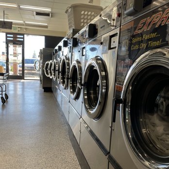 THE LOCAL LAUNDROMAT - Updated January 2025 - 39 Photos &amp; 52 