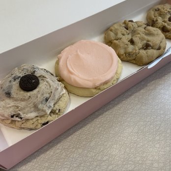 Crumbl - Riverton - Oreo cookies n cream! They gave us two wrong cookies though - Bakeries Near Me - Riverton, Utah Crumbl - Riverton - Oreo cookies n cream! They gave us two wrong cookies though - Bakeries Near Me - Riverton, Utah