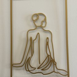 Lightly Salted Spa - Love the wall decor