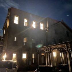 Irvin Manor