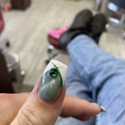 Happy Nails
