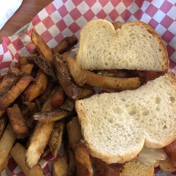 Mama Mea's - BLT - Pizza Near Me - Dover, Tennessee
