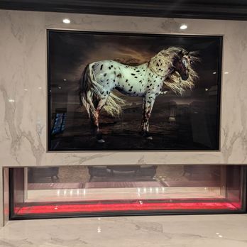 DoubleTree by Hilton Hotel Denver - Beautiful art in the lobby - Hotels Near Me - Denver, Colorado DoubleTree by Hilton Hotel Denver - Beautiful art in the lobby - Hotels Near Me - Denver, Colorado