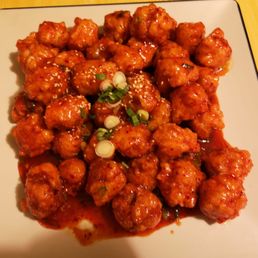 Kampungki (deep-fried chicken in sweet and spicy sauce)