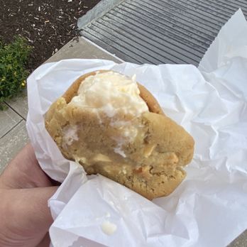 Tiff's Treats Cookie Delivery - Cookie sandwich - Bakeries Near Me - Pearland, Texas Tiff's Treats Cookie Delivery - Cookie sandwich - Bakeries Near Me - Pearland, Texas
