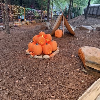 Dollywood - Pumpkin Theme Campfire - Amusement Parks Near Me - Pigeon Forge, Tennessee Dollywood - Pumpkin Theme Campfire - Amusement Parks Near Me - Pigeon Forge, Tennessee