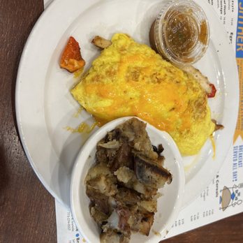 Ann Sather Restaurant - Chicken Fajita Omelet - Scandinavian Near Me - Chicago, Illinois