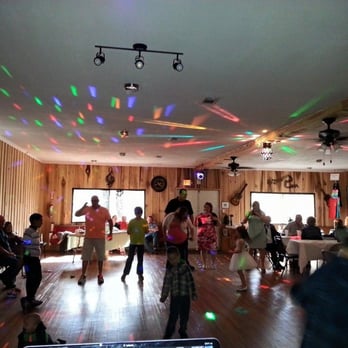 StatiX Entertainment - people dancing at a party - Karaoke Near Me StatiX Entertainment - people dancing at a party - Karaoke Near Me