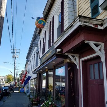 Vasilow's Confectionery - the outside of the building - Candy Stores Near Me - Hudson, New York