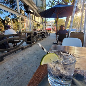 District - Oakland - Wine Bars Near Me - Oakland, California District - Oakland - Wine Bars Near Me - Oakland, California