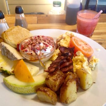 The Laundromat Cafe - Dirty brunch - eggs, bacon, sausage, pancakes, fruit, yogurt, and a smoothie - Cafes Near Me - København N, 84 The Laundromat Cafe - Dirty brunch - eggs, bacon, sausage, pancakes, fruit, yogurt, and a smoothie - Cafes Near Me - København N, 84