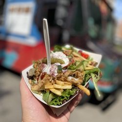 DönerMen - Chicken box over fries