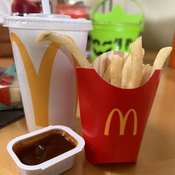 McDonald's - Happy Meal Drink & Fries. So teeny tiny. - Fast Food Near Me - San Jose, California McDonald's - Happy Meal Drink & Fries. So teeny tiny. - Fast Food Near Me - San Jose, California